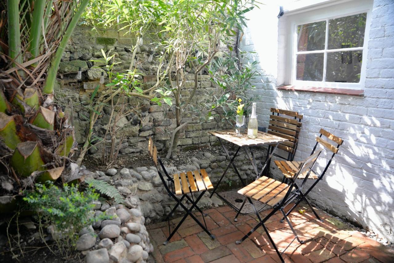Tudor Cottage ساندويتش المظهر الخارجي الصورة